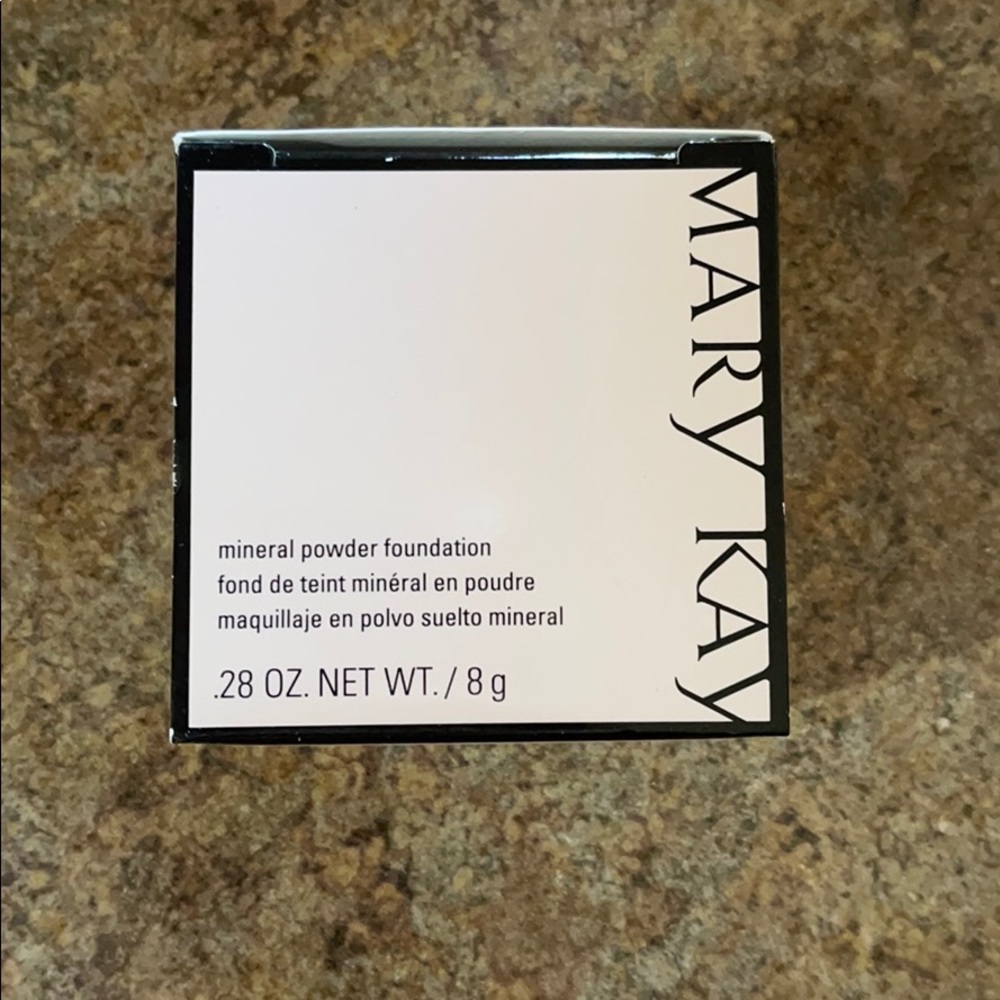 Mineral powder foundation